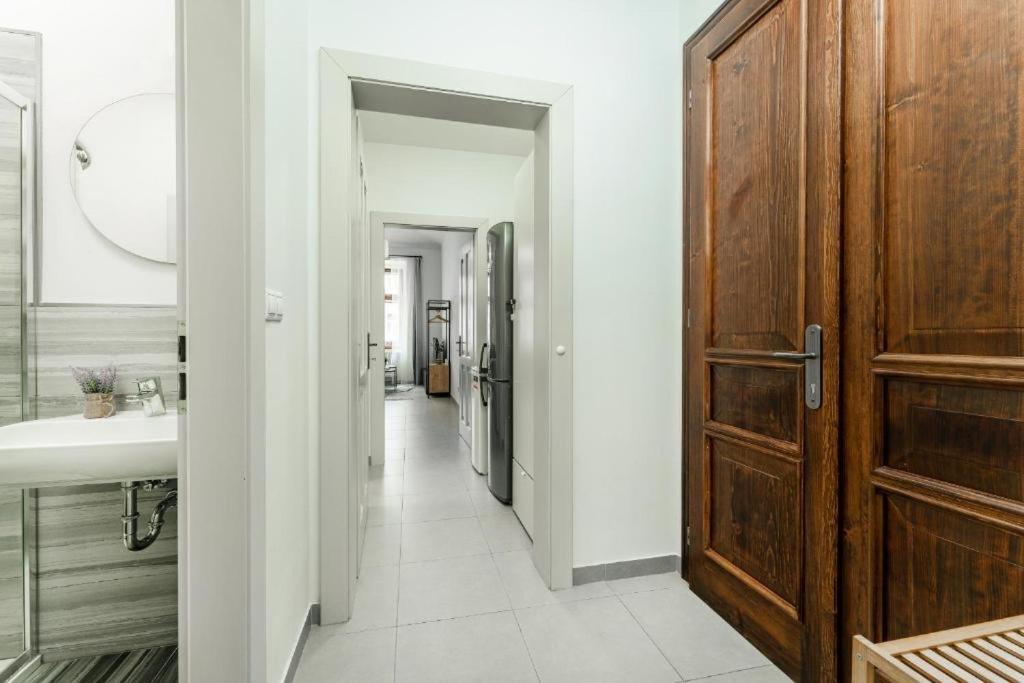 Apartmán Nice Apartman In New Town Praha Exteriér fotografie